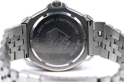Lot 450 - Tag Heuer Professional: a stainless steel cased quartz wristwatch