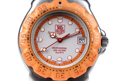 Lot 450 - Tag Heuer Professional: a stainless steel cased quartz wristwatch