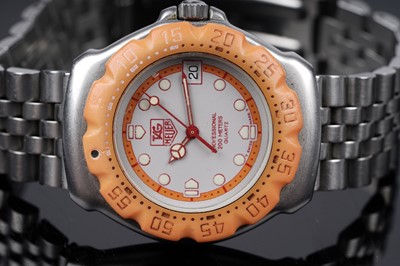 Lot 450 - Tag Heuer Professional: a stainless steel cased quartz wristwatch