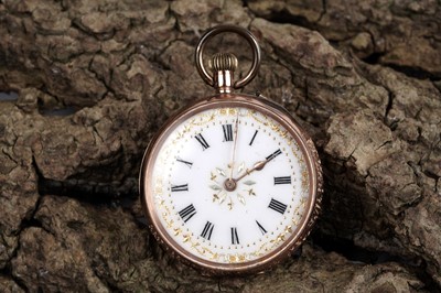 Lot 301 - A lady's 9ct gold cased fob watch