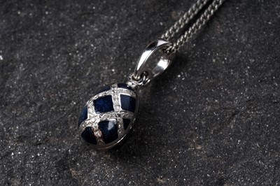 Lot 559 - Fabergé: an egg pattern pendant