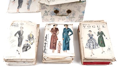 Lot 219 - A collection of mid-20th Century dress making patterns