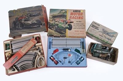 Lot 905 - A selection of boxed vintage toys