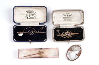 Lot 24 - Edwardian and Art Deco gold brooches; and a Masonic stick pin