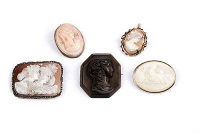 Lot 8 - Antique and later cameo brooches