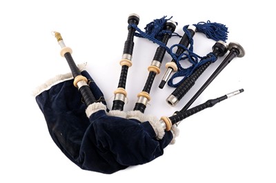 Lot 19 - A set of Scottish bagpipes