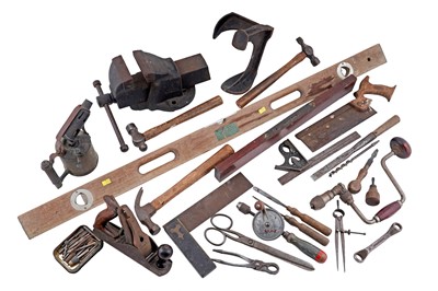 Lot 515 - A selection of tools
