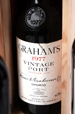 Lot 9 - Eight bottles of port