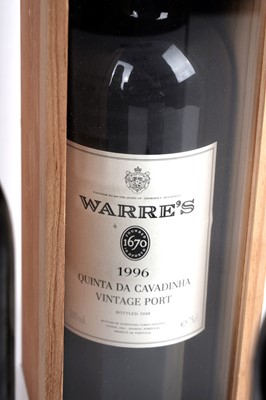 Lot 9 - Eight bottles of port