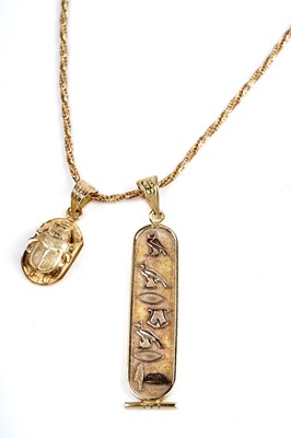 Lot 172 - An Egyptian 18ct gold pendant necklace