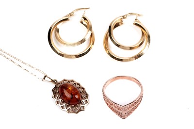 Lot 184 - Gold jewellery including: a pair of earrings and an amber necklace