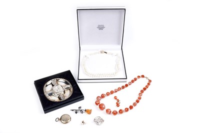 Lot 191 - Jewellery and silver including: a cultured pearl necklace and earring set