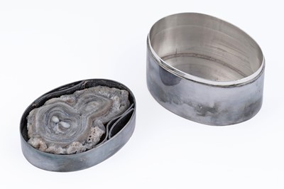 Lot 259 - An Elizabeth II silver box