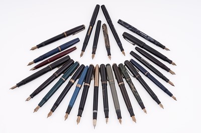 Lot 236 - A collection of 14ct gold nibbed fountain pens