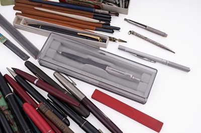 Lot 237 - A collection of fountain and ballpoint pens