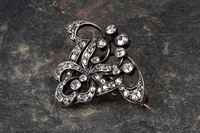 Lot 514 - An Art Nouveau diamond brooch, of Belle Époque design