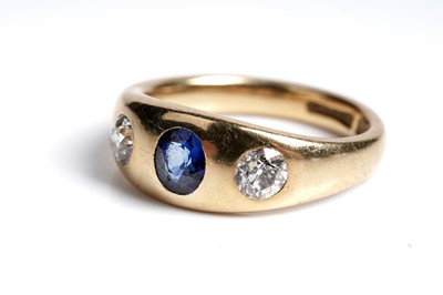 Lot 617 - A Victorian sapphire and diamond ring