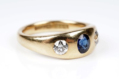 Lot 617 - A Victorian sapphire and diamond ring