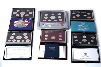 Lot 75 - A collection of Royal Mint coin sets