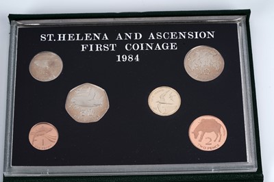 Lot 75 - A collection of Royal Mint coin sets