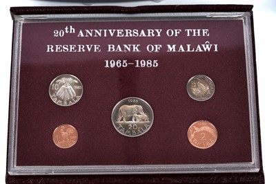 Lot 75 - A collection of Royal Mint coin sets