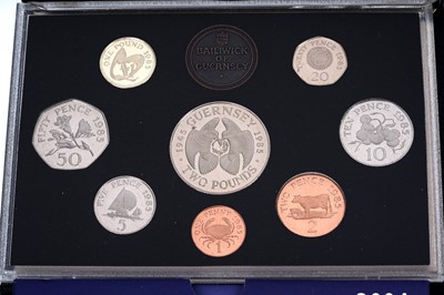 Lot 75 - A collection of Royal Mint coin sets