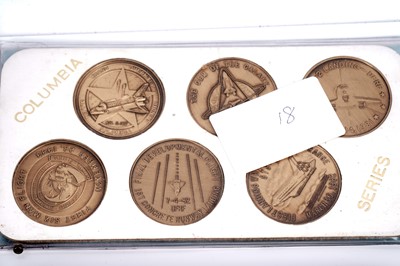 Lot 76 - A collection of world coin sets