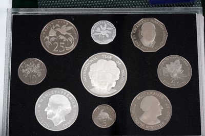 Lot 76 - A collection of world coin sets