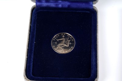 Lot 76 - A collection of world coin sets