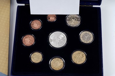 Lot 76 - A collection of world coin sets