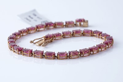 Lot 206 - A rubellite bracelet
