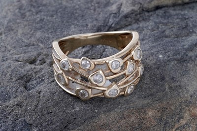 Lot 207 - A modern design diamond ring