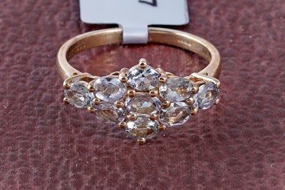 Lot 212 - An aquamarine dress ring
