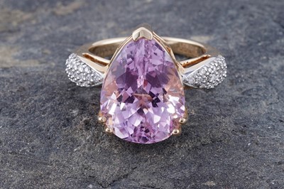 Lot 229 - Lorique: a kunzite and diamond dress ring