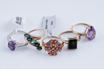 Lot 241 - Five gem set rings