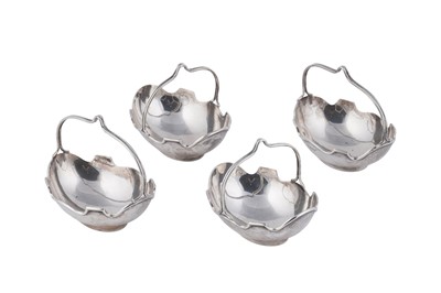 Lot 77 - A George V silver epergne