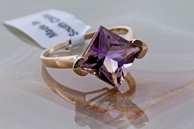 Lot 253 - A fancy-cut ametrine ring