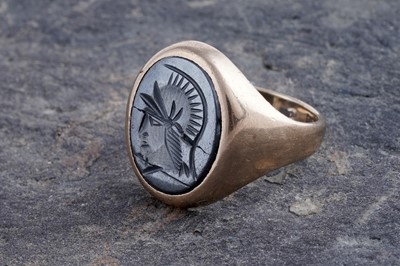 Lot 109 - A 1960's hematite signet ring
