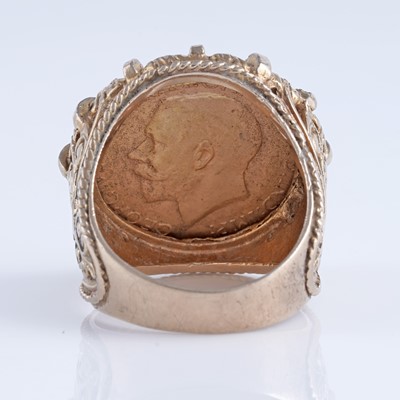 Lot 78 - A George V 1912 gold sovereign ring