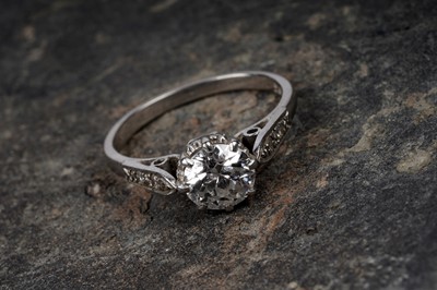 Lot 625 - A solitaire diamond ring