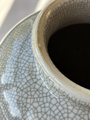 Lot 821 - A Chinese crackle glaze vase