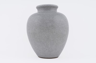 Lot 821 - A Chinese crackle glaze vase