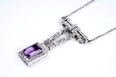 Lot 827 - An Art Deco amethyst and diamond necklace