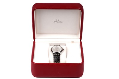 Lot 433 - Omega De Ville: a stainless steel cased quartz wristwatch
