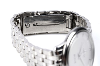 Lot 433 - Omega De Ville: a stainless steel cased quartz wristwatch