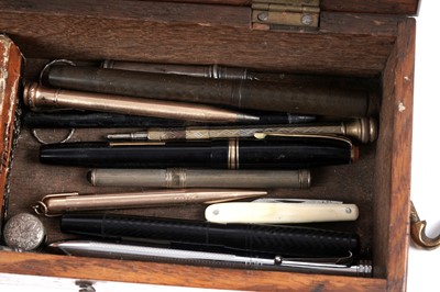 Lot 143 - A collection of pens and collectables