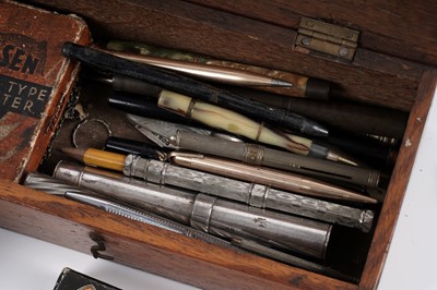 Lot 143 - A collection of pens and collectables