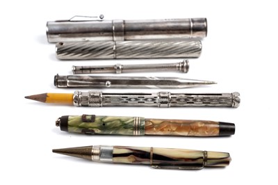 Lot 143 - A collection of pens and collectables