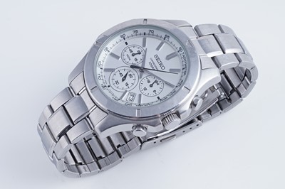 Lot 342 - A Seiko Chronograph 100m stainless steel wristwatch