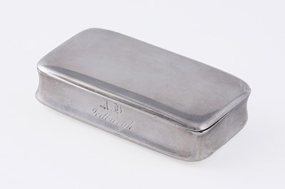 Lot 210 - A George IV silver snuff box